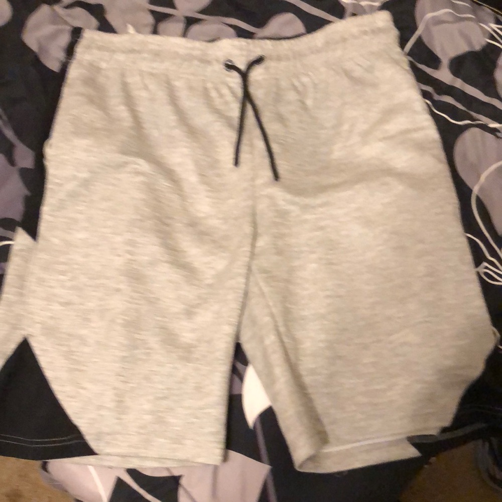 Men’s L Athletics Shorts